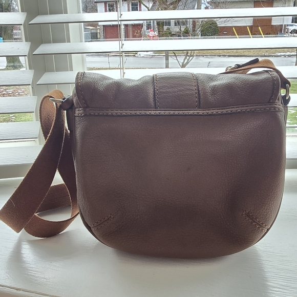 Lacoste leather cross body saddle bag - Picture 5 of 11